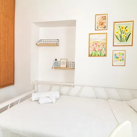 Secluded House , Near Bosphorus , 2 Ac , Fast Wifi Nyaraló Isztambul