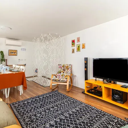 Secluded House , Near Bosphorus , 2 Ac , Fast Wifi Nyaraló Isztambul