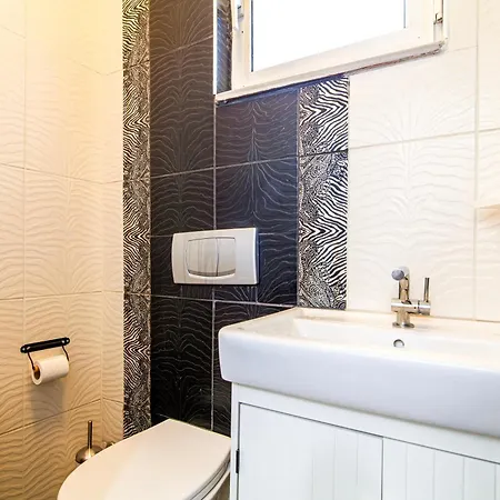 Secluded House , Near Bosphorus , 2 Ac , Fast Wifi * Isztambul