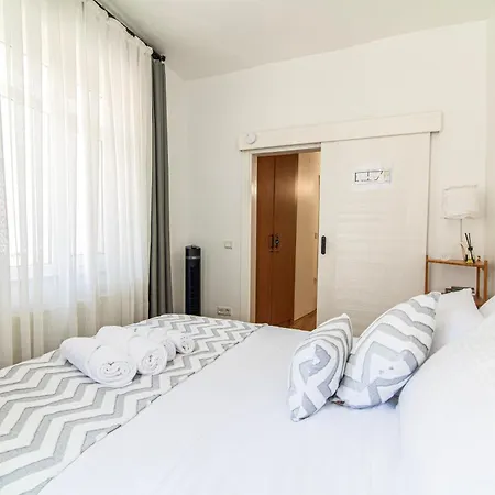 Secluded House , Near Bosphorus , 2 Ac , Fast Wifi イスタンブール